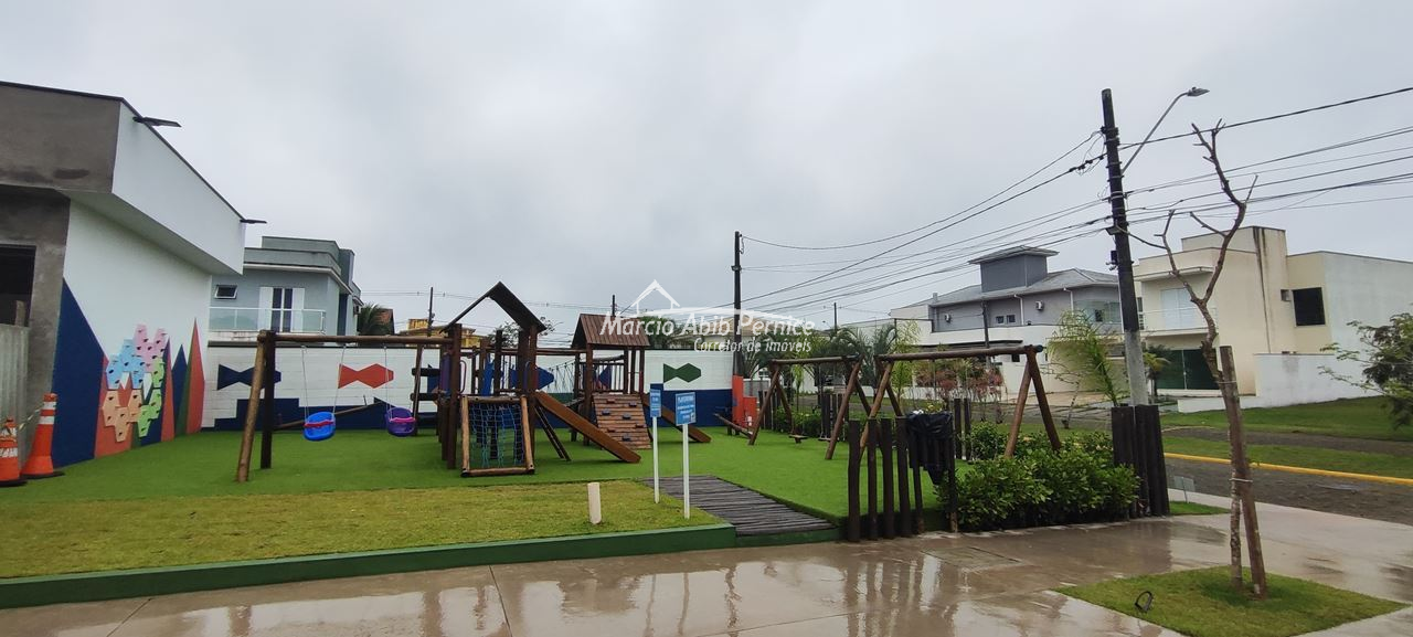 Casa em condomínio em Peruibe