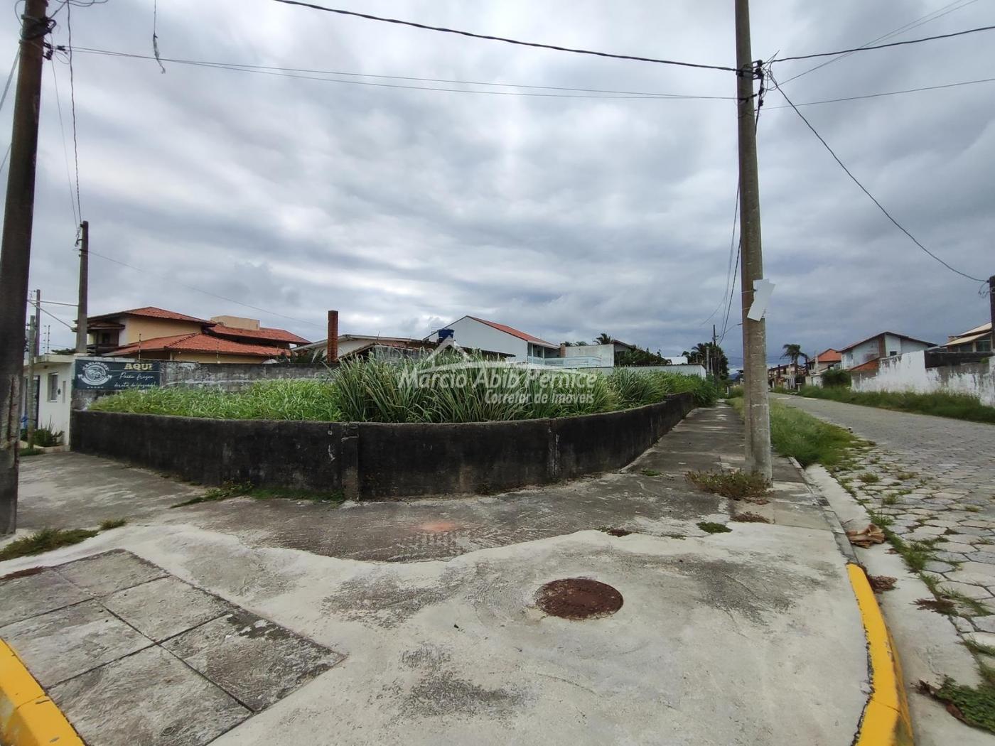 Terreno de frente para o Mar