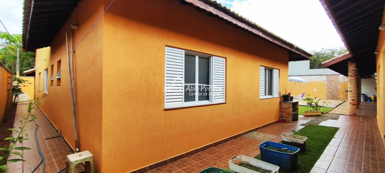 Casa em condomínio fechado