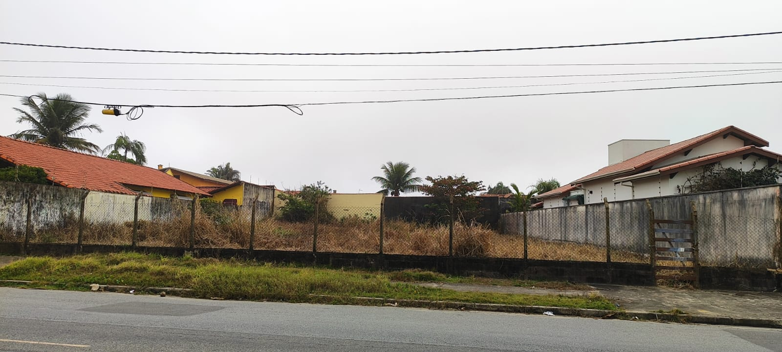 Terreno de frente o mar