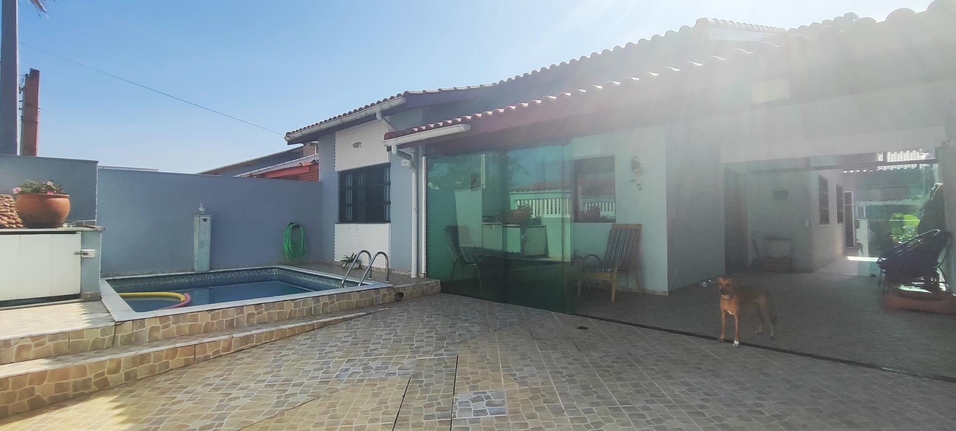 Casa á venda a 50 m da Praia!